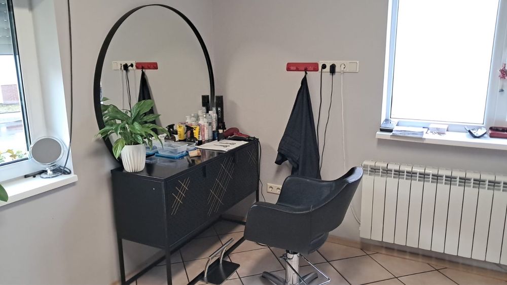 Meble do salonu fryzjerskiego