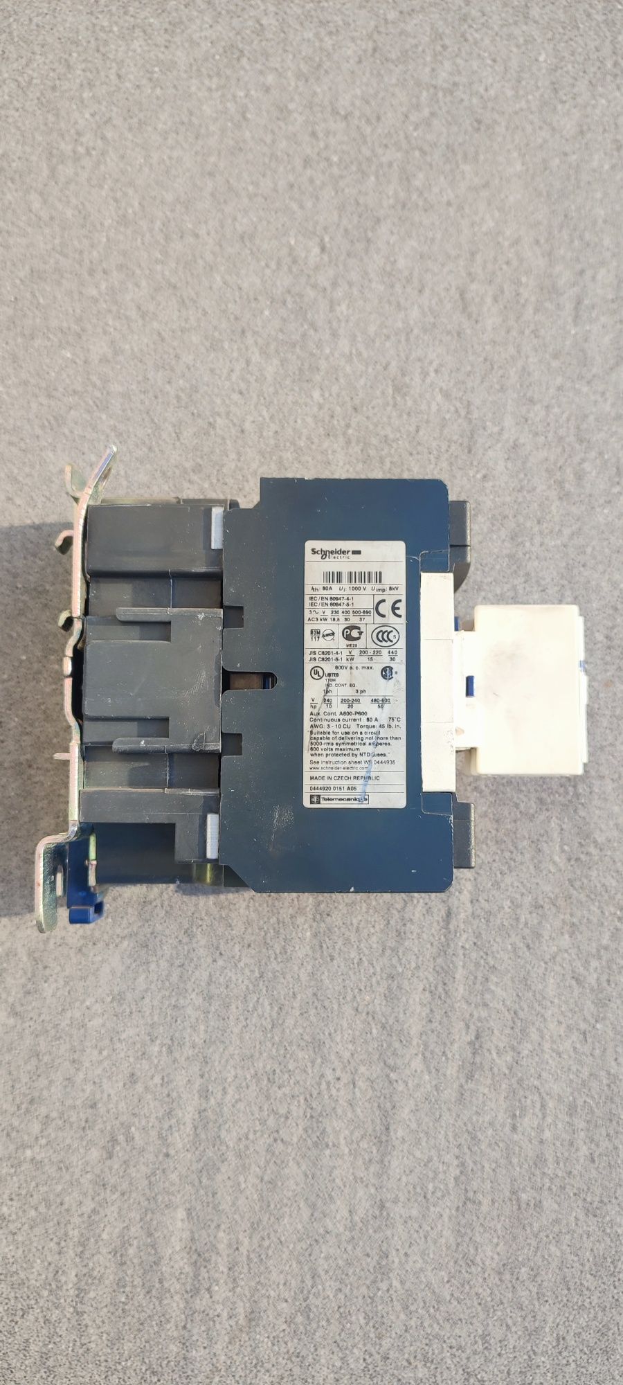 Stycznik mocy Schneider LC1D65 styki pomocnicze