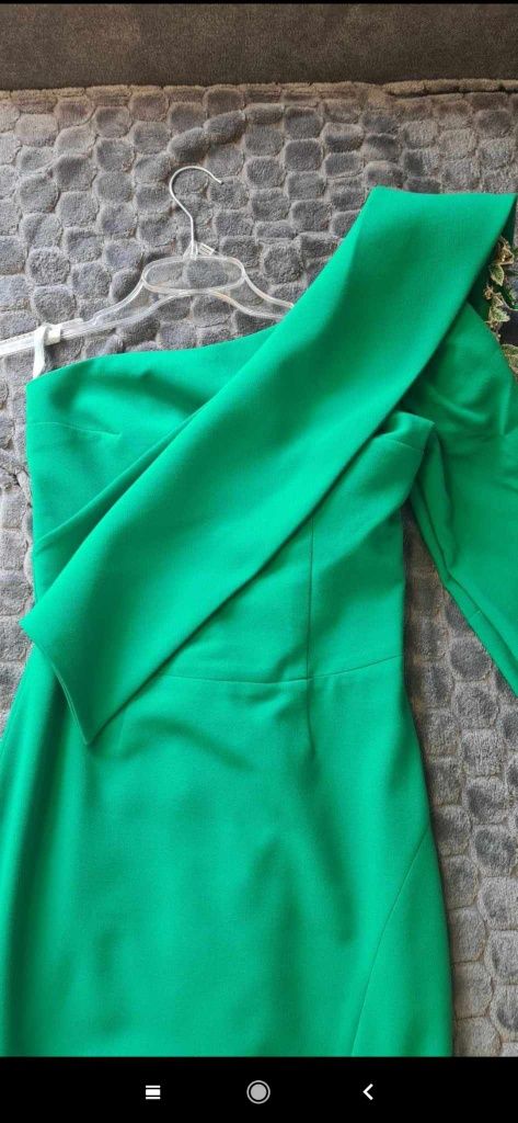 Elegancka suknia od Violi Piekut
