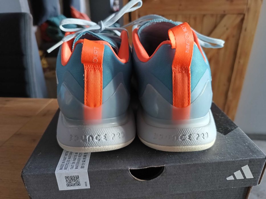 Nowe damskie buty tenisowe Adidas Avacourt