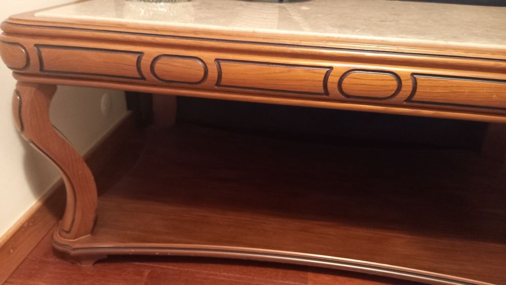Mesa de centro decorativa em mogno pedra em moca
