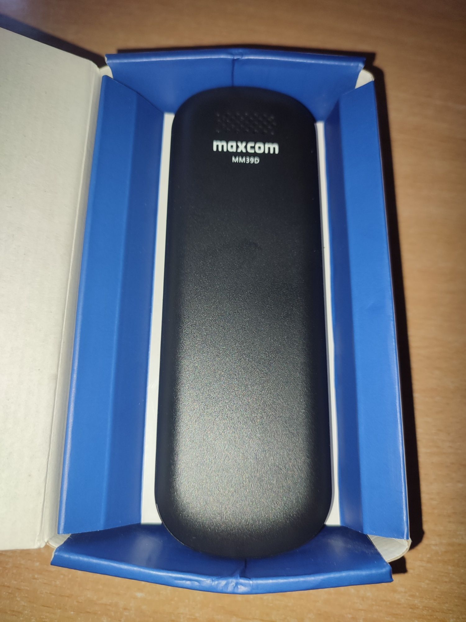 Sprzedam nowiutki Telefon  MAXCOM COMFORT MM39