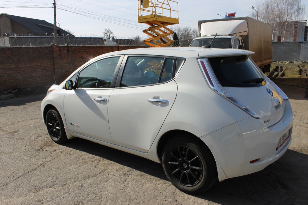 Nissan Lief 2015