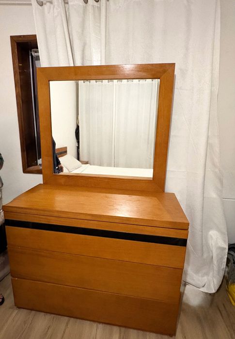 Quarto completo em madeira