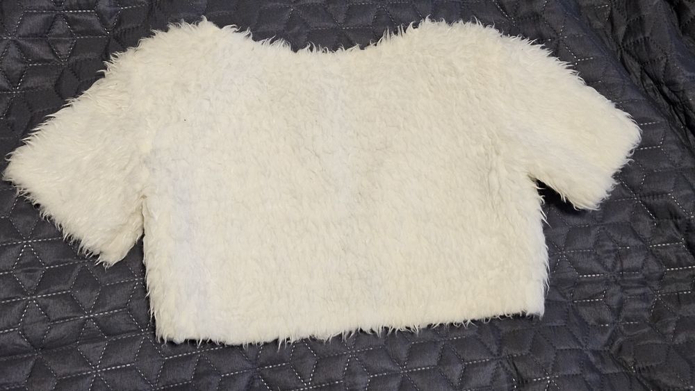 Коротенька весільна шубка, накидка, болеро.