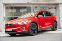 Tesla Model X 100D