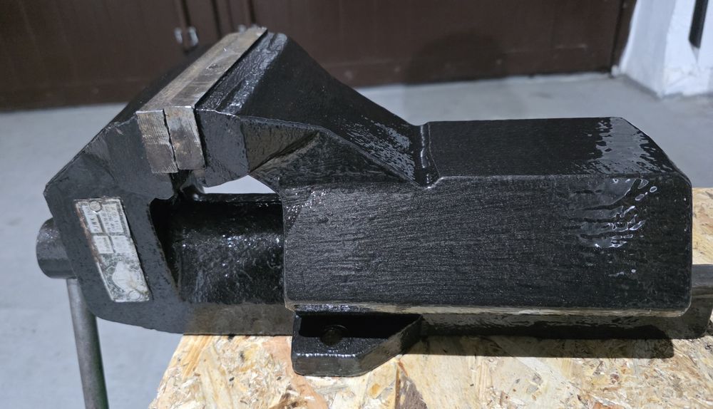 Imadło ślusarskie sztabowe Północnej Fabryki Wyrobów Kutych 150 PJWK