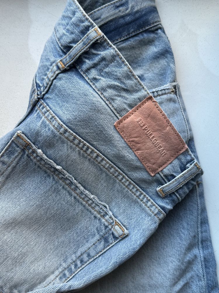 Джинси з потертостями Pull & Bear