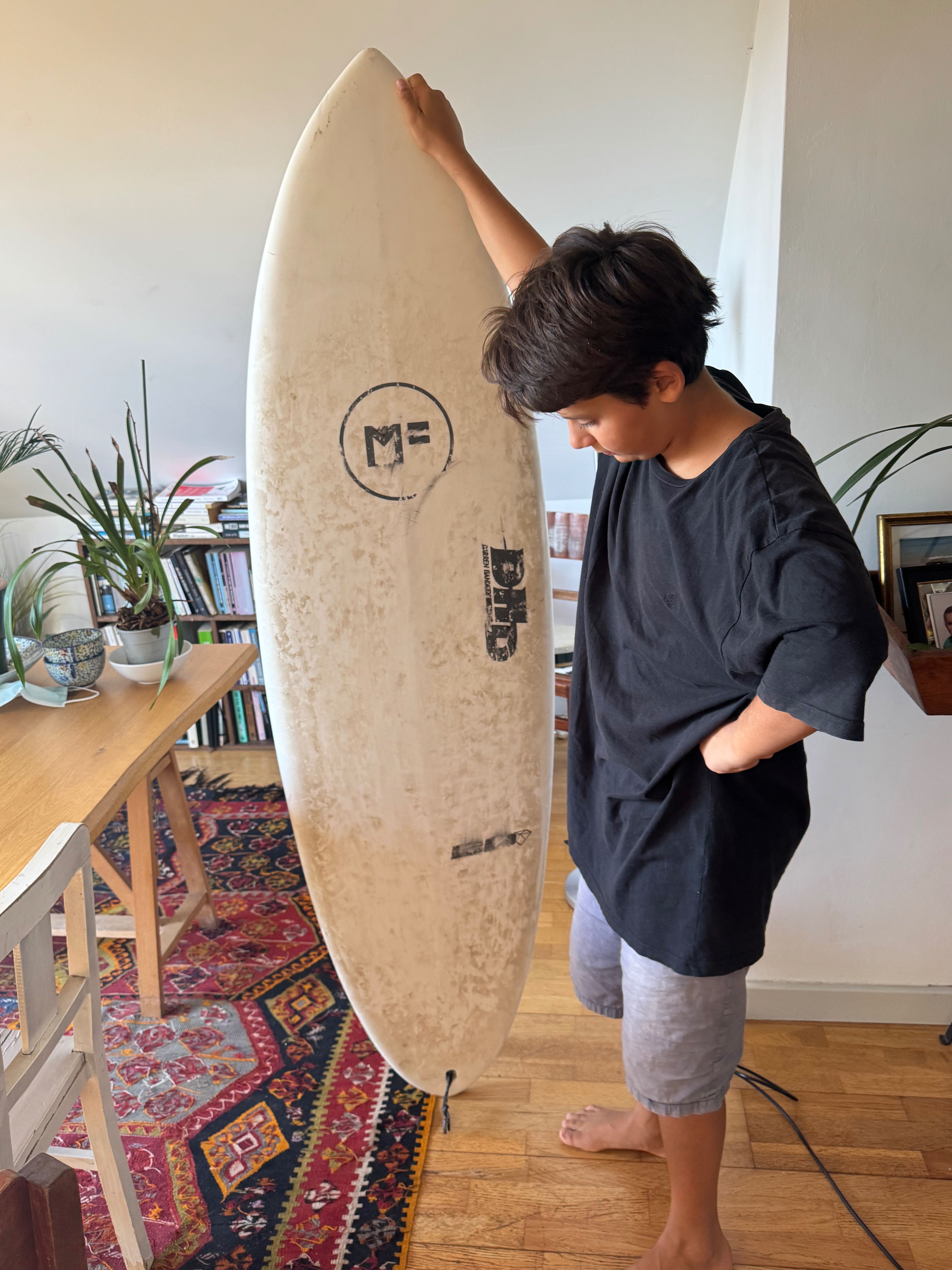 Prancha de surf Mick Fanning - Hybrid 5,10 + um fato de Ripcurl