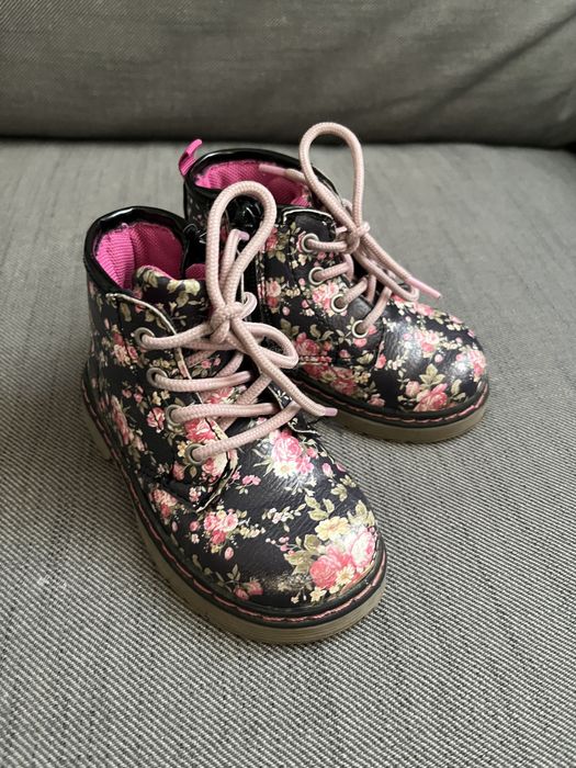 Buty dziewczęce w kwiatki Cupcake Couture r. 22 / 14,5cm - wiosna