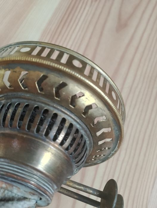 Tulejowy stary palnik do lampy naftowej