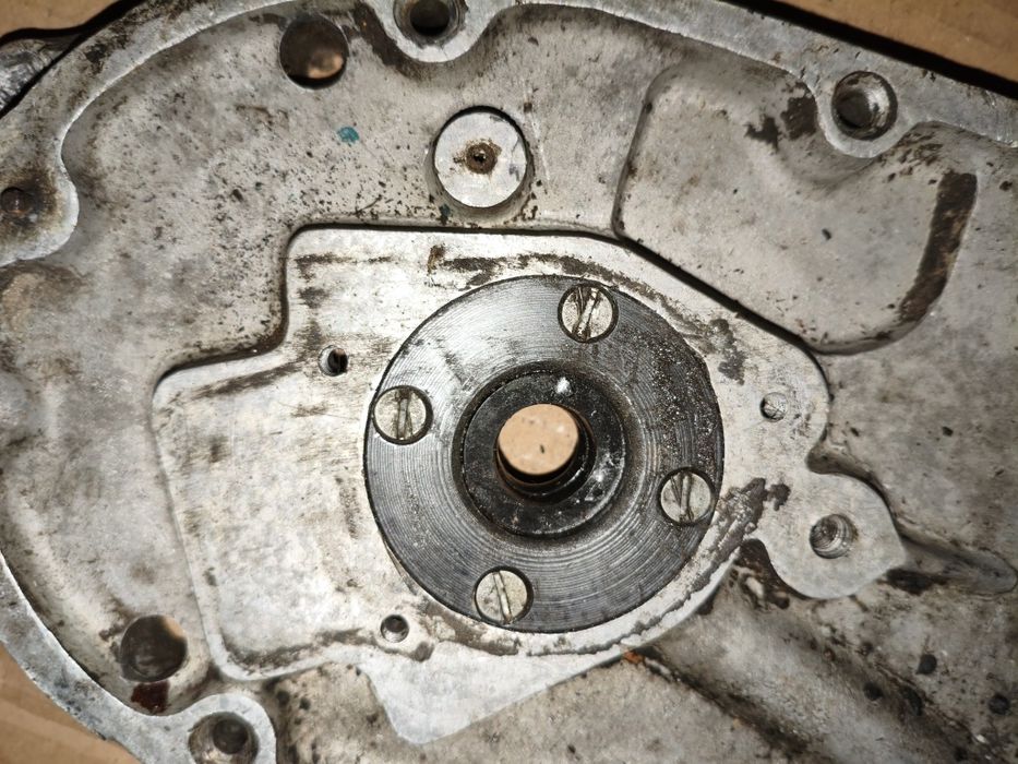 Pokrywa rozrządu plaster M72