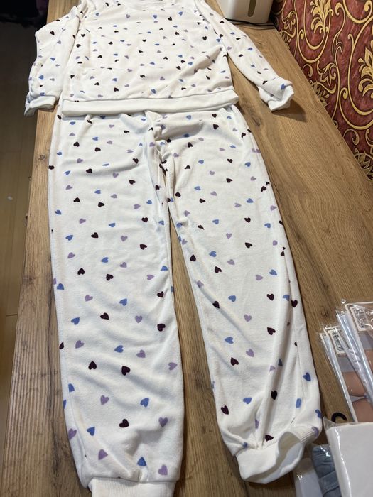 Тепленька піжама на дівчику