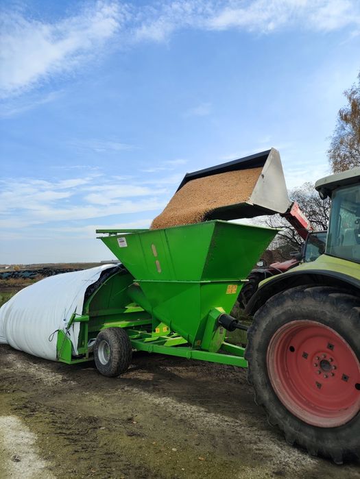 Pakowanie kukurydzy, wysłodków  w rękaw