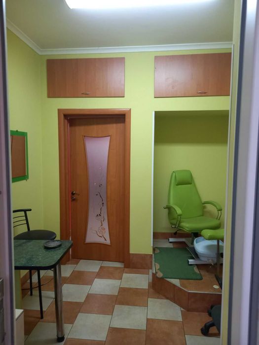 Продаж приміщення 88м2 1/10 м.Чернівці,Проспект