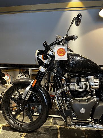 NOVA!!!   Royal Enfield Super meteor 650 VALOR SEM EXTAS 6750€