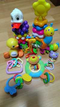 Набор игрушек для малышей