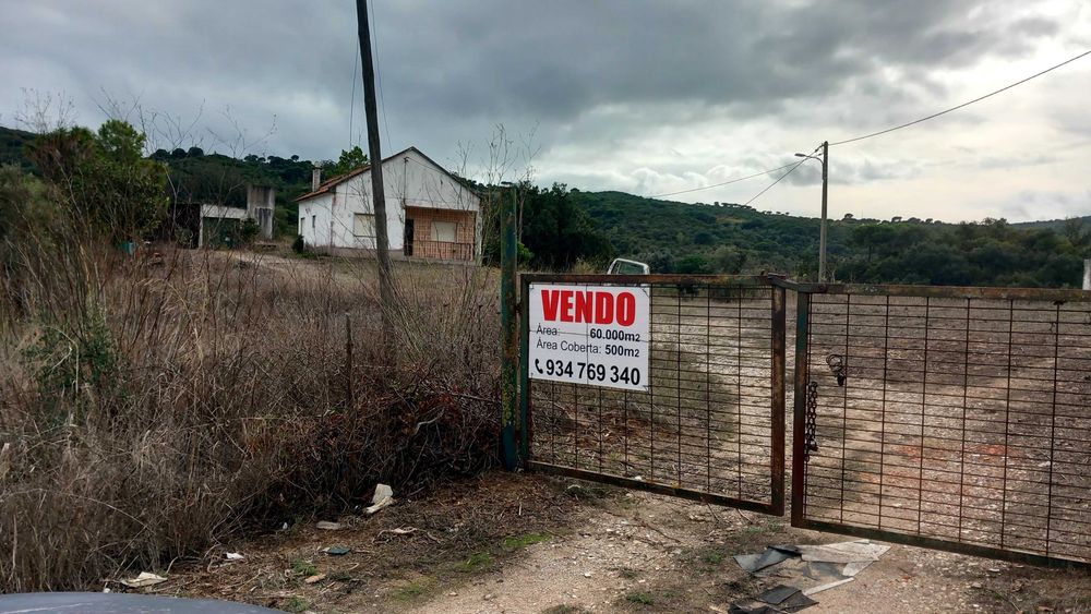 Quinta nos barris com casas