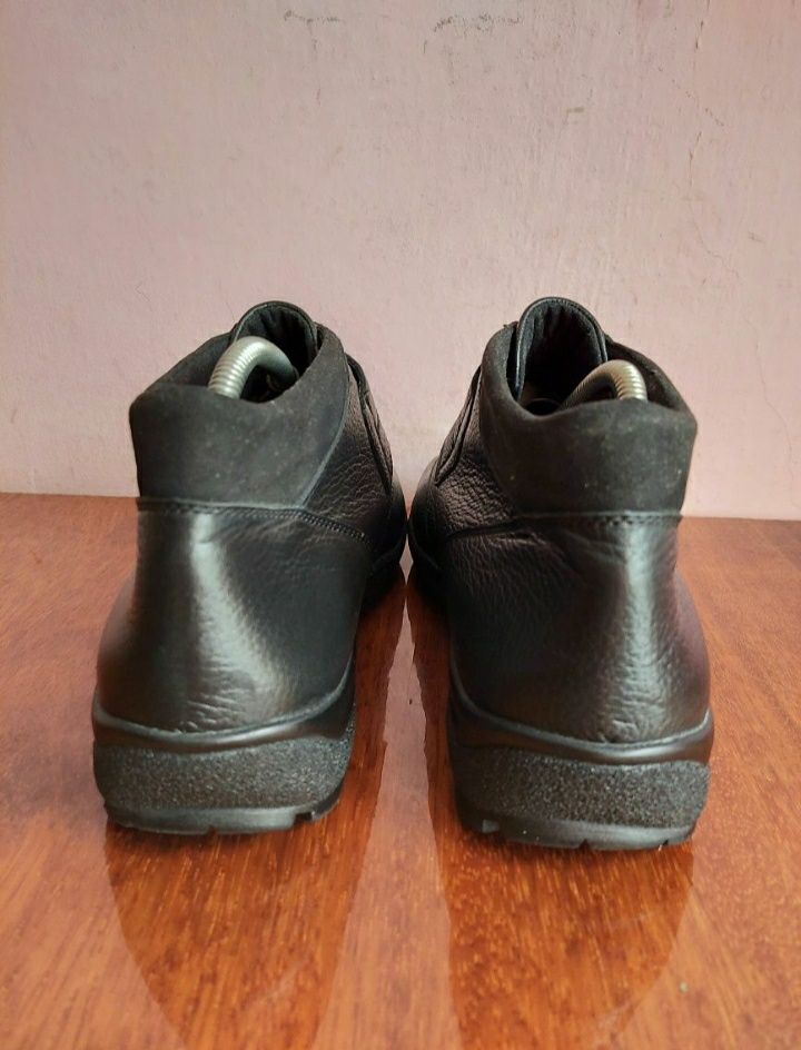 черевики фірми  Helwesko на меху  оригінал