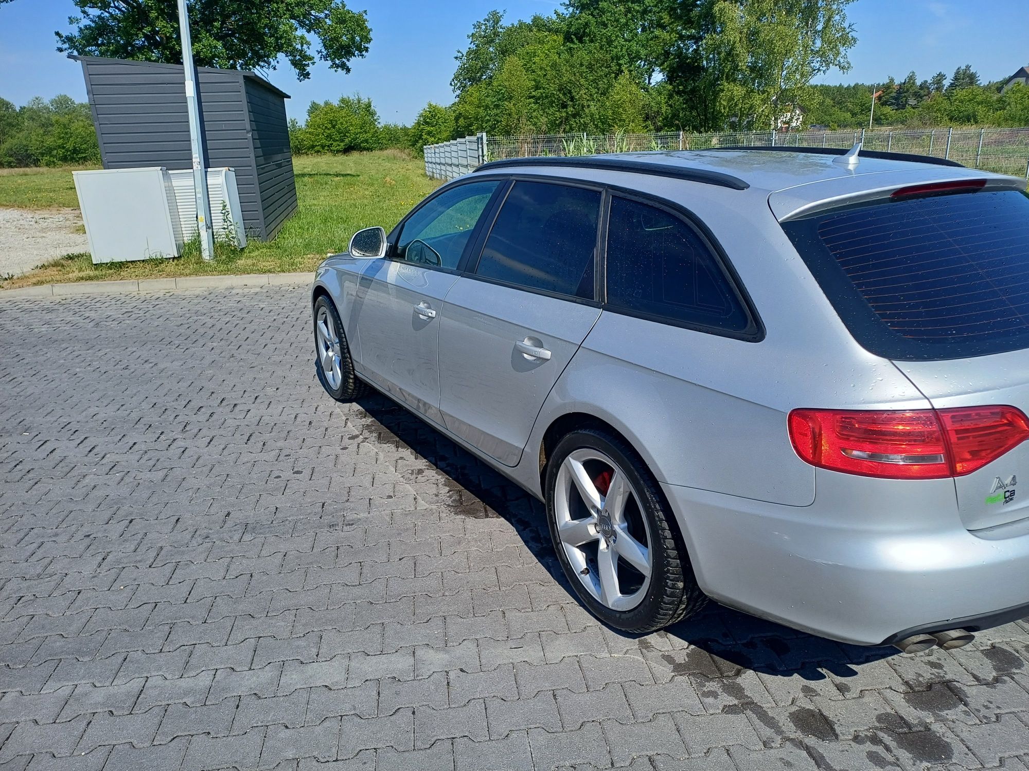 Audi A4B8  2.0 tdi