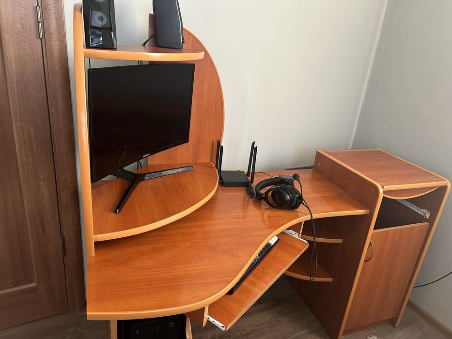 Комютерний стіл б/у