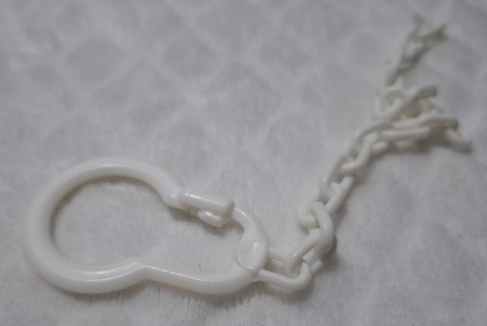 Łańcuszek z zapięciem do smoczka, biały, 22cm, 2mm (Dla Dziecka)