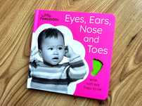 Little Peekaboos: Eyes, Ears, Nose and Toes książeczka sensoryczna ENG