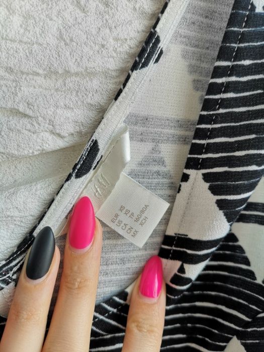Czarno biała sukienka wzorki azteckie H&M 34 XS