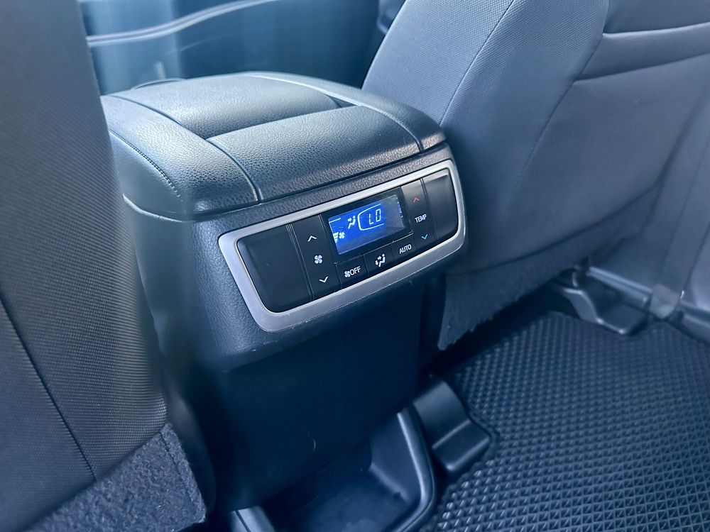 Toyota Highlander (можливий обмін на квартиру)