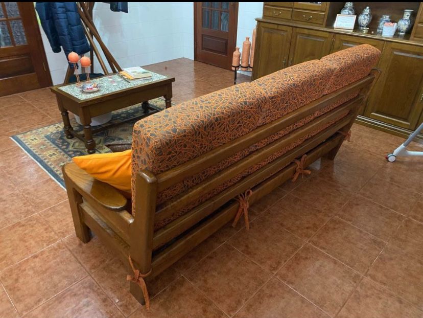 Sofá e Mesa de Centro