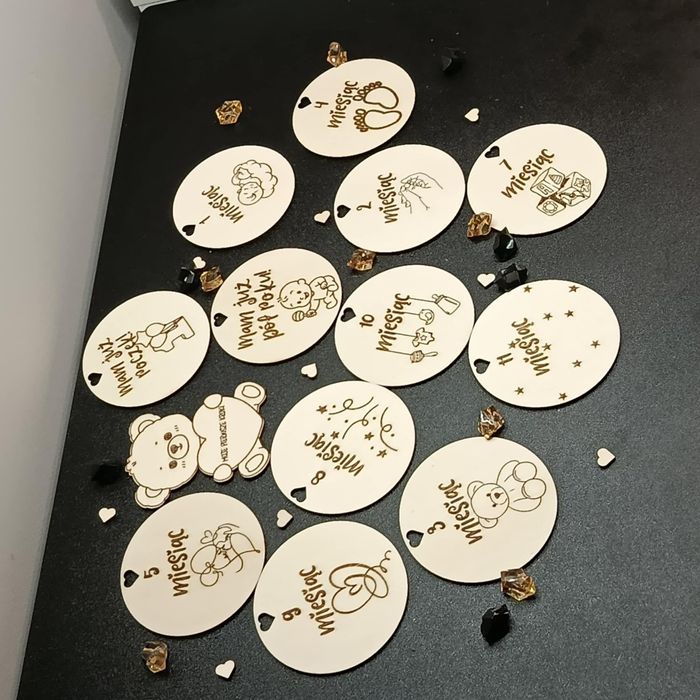 Drewniane tabliczki do zdjęć dla dziecka miesiące+gratis!