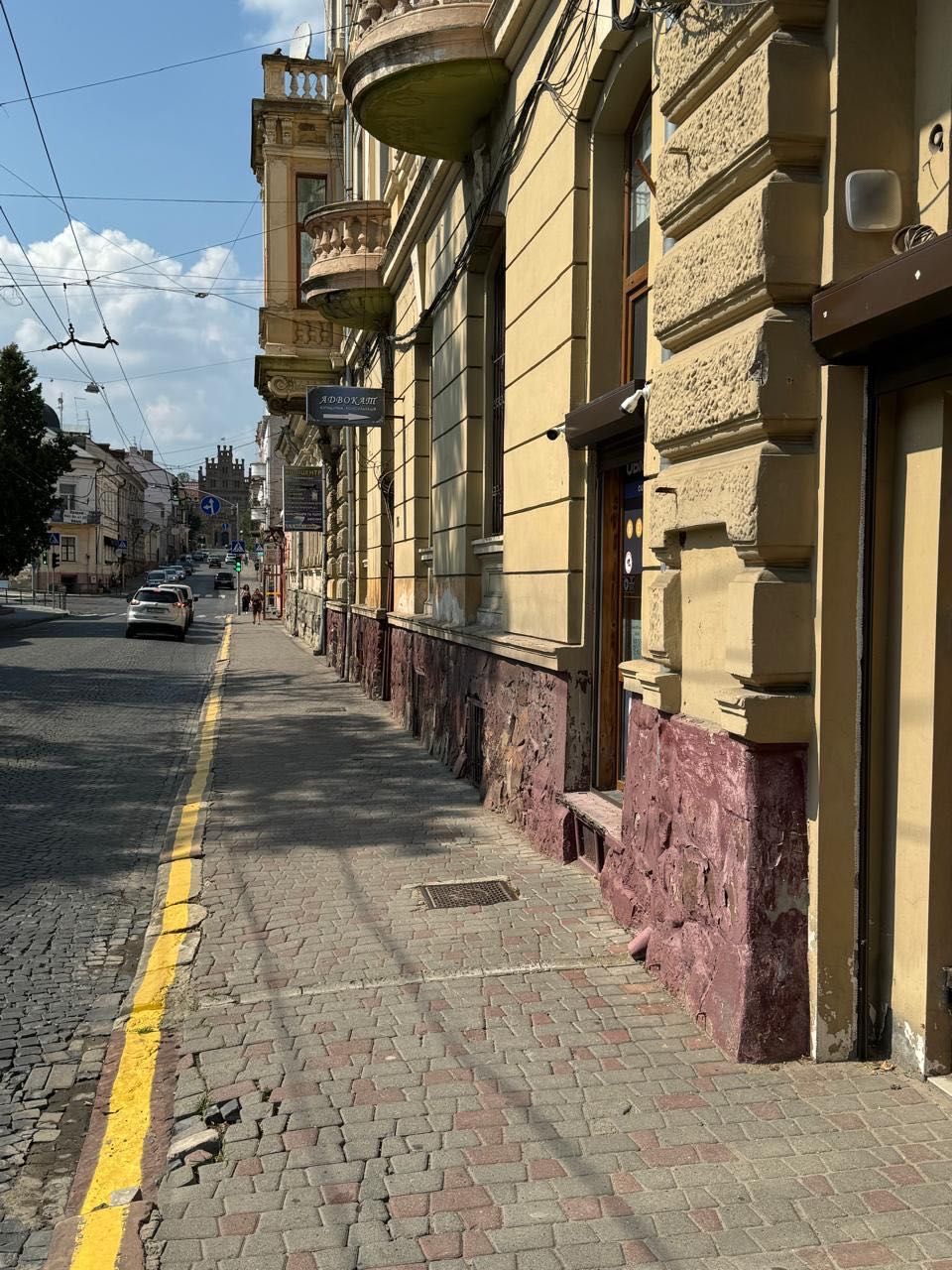 Оренда комерції в центрі Чернівців вулиця Університетська