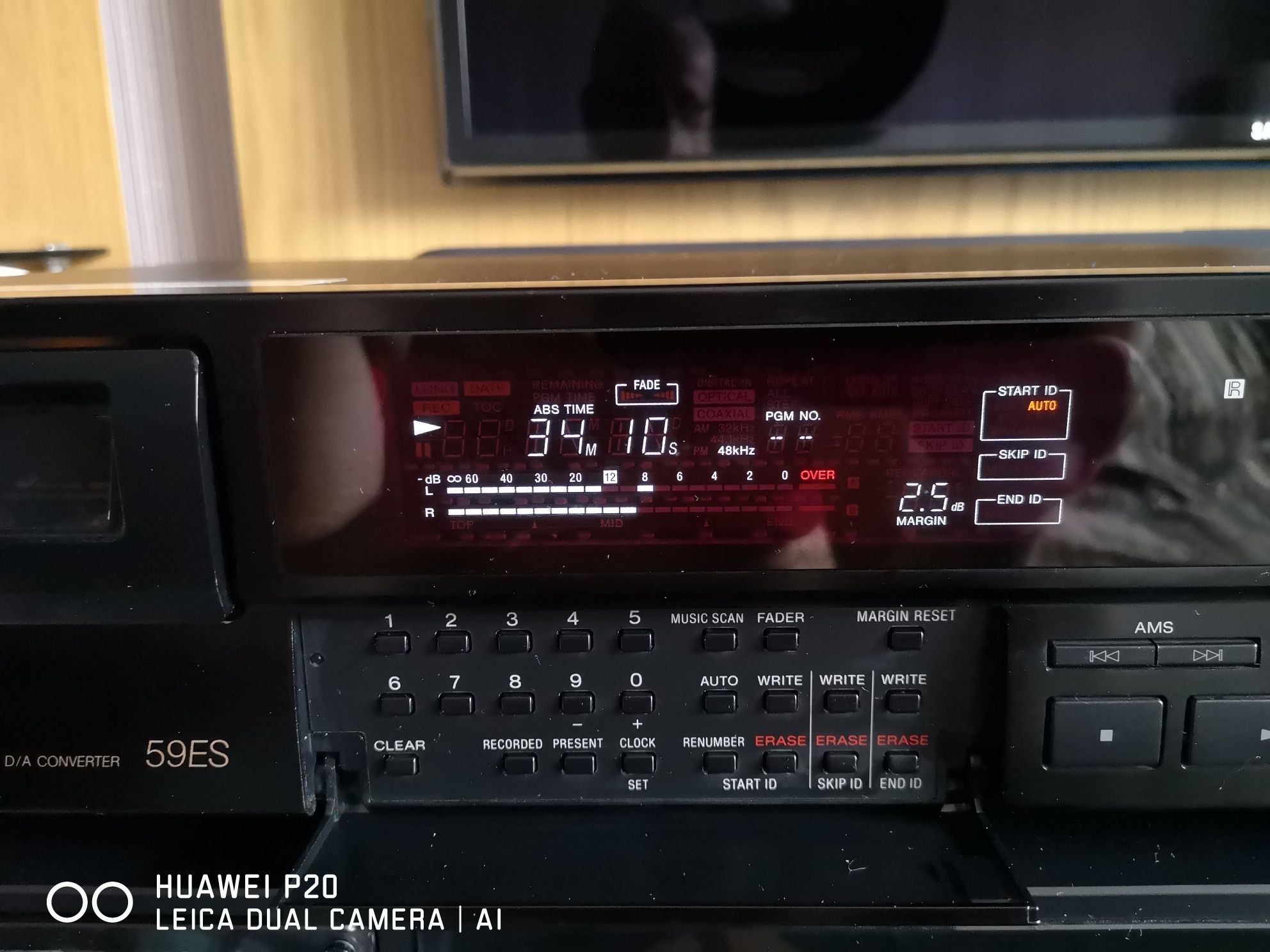 Sony dat 59ES Magnetofon bez boczków drewnianych.