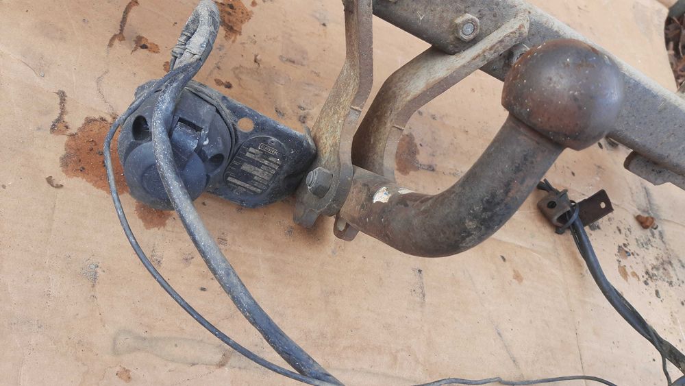 hak holowniczy KIA Carnival   BRINK