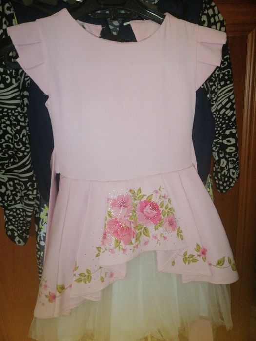 Шикарне плаття для дівчинки