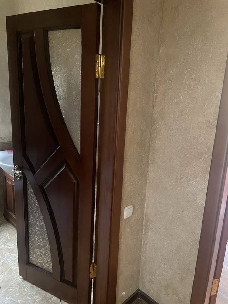 Продам двері, масив.
