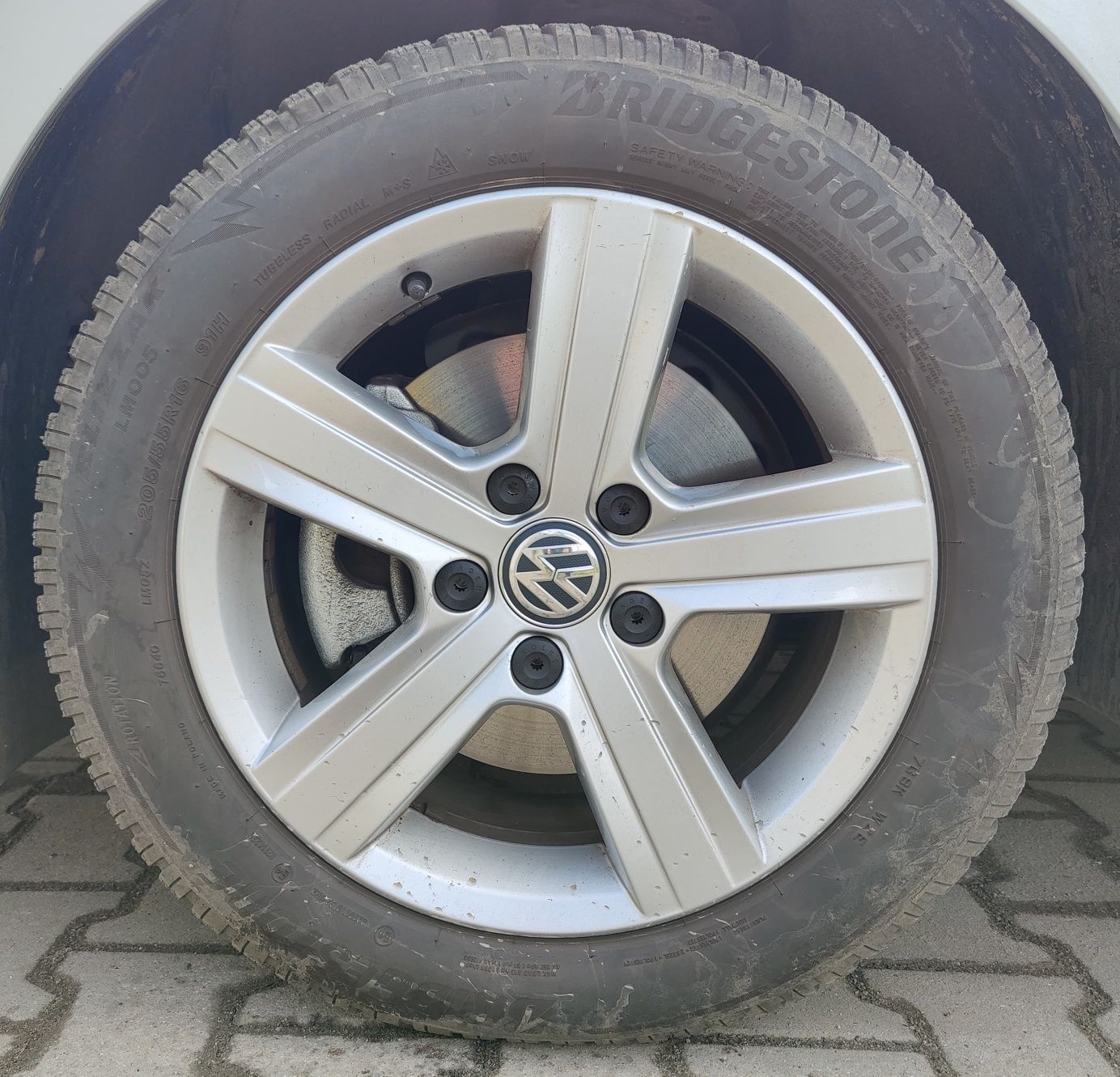 Koła felgi 16 Volkswagen opony Bridgestone Blizzak 205 55 R 16