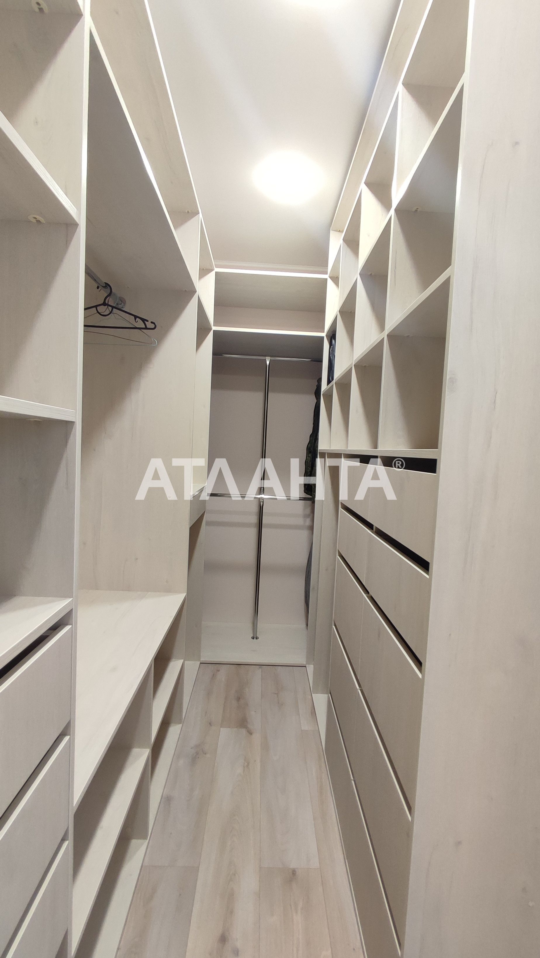 Продам 3 комнатную квартиру со Стильным ремонтом в ЖК Дмитриевском-2