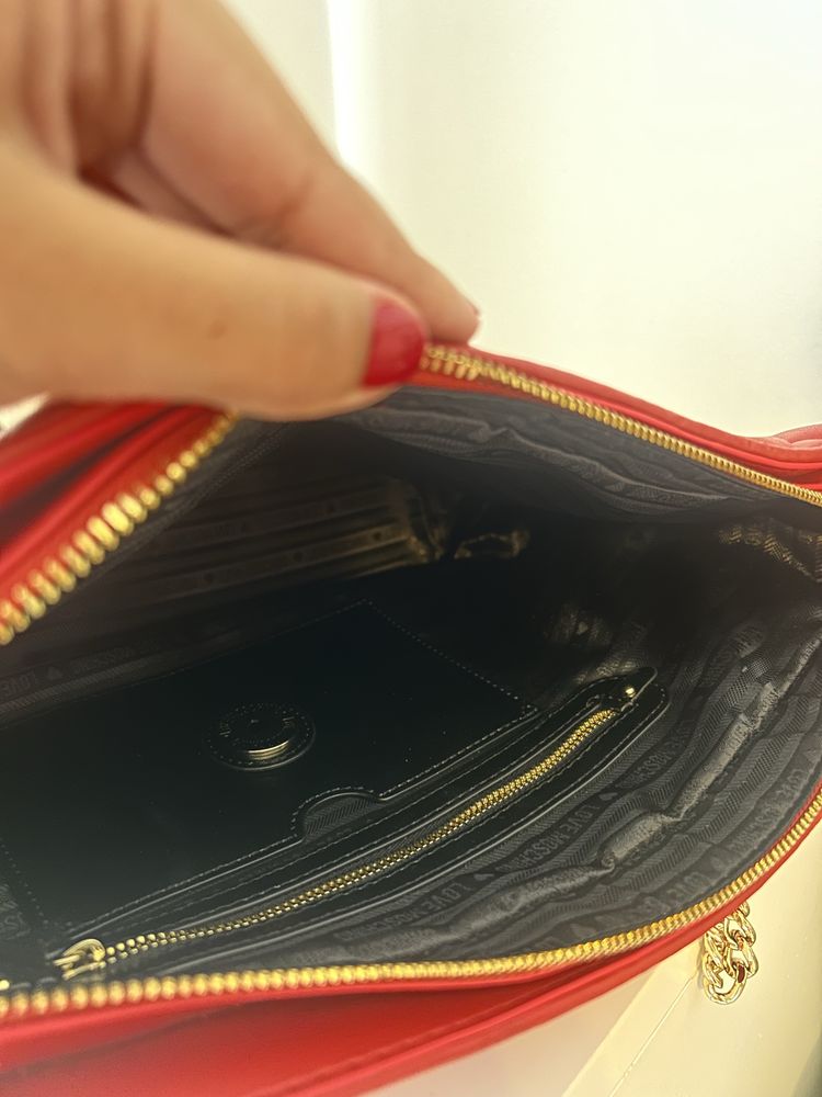 Mala Love moschino vermelha