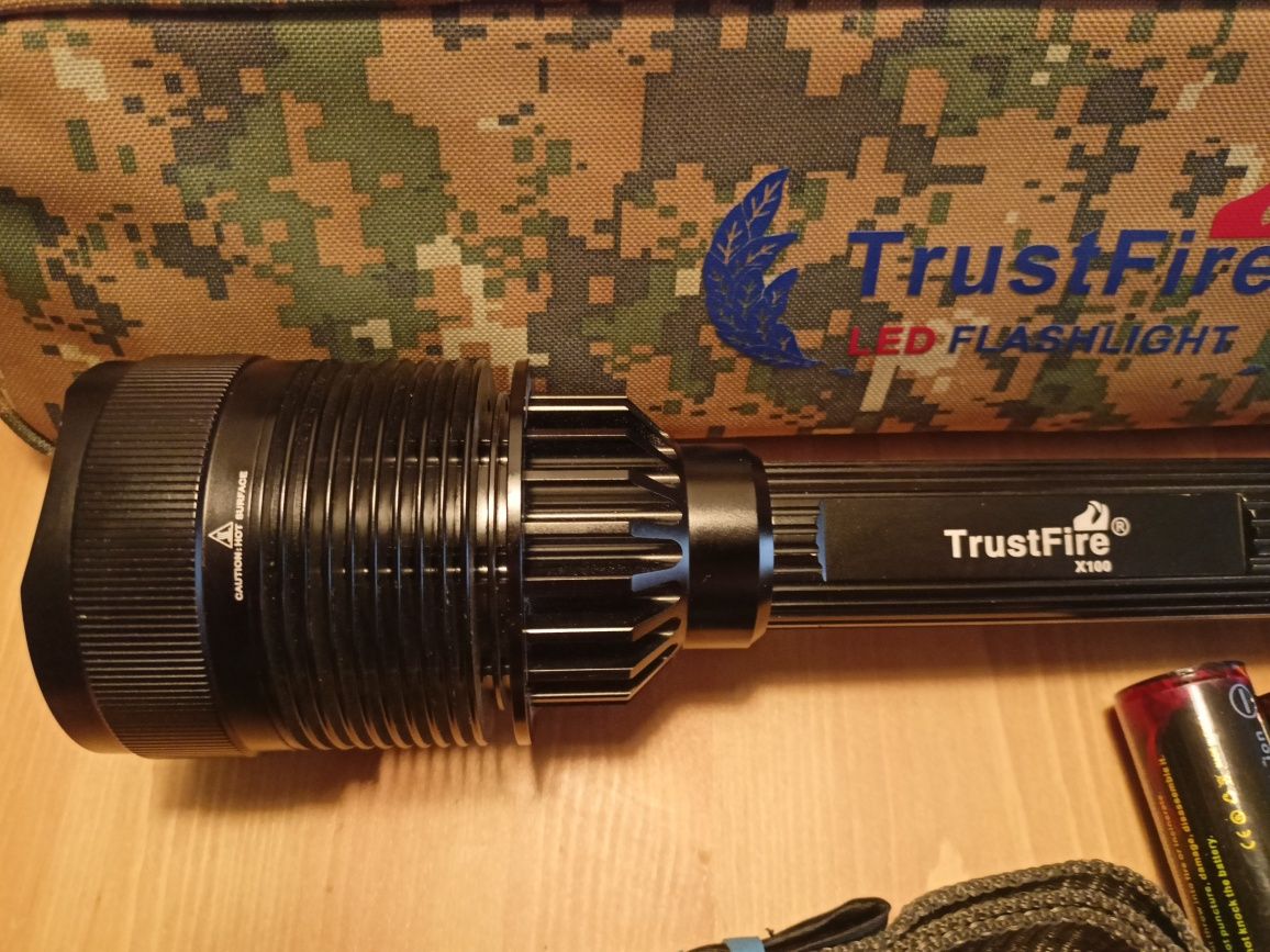 Potężna latarka trustfire x100