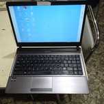 laptop asus U82U-WX029VY z minimalnie uszkodzoną matrycą