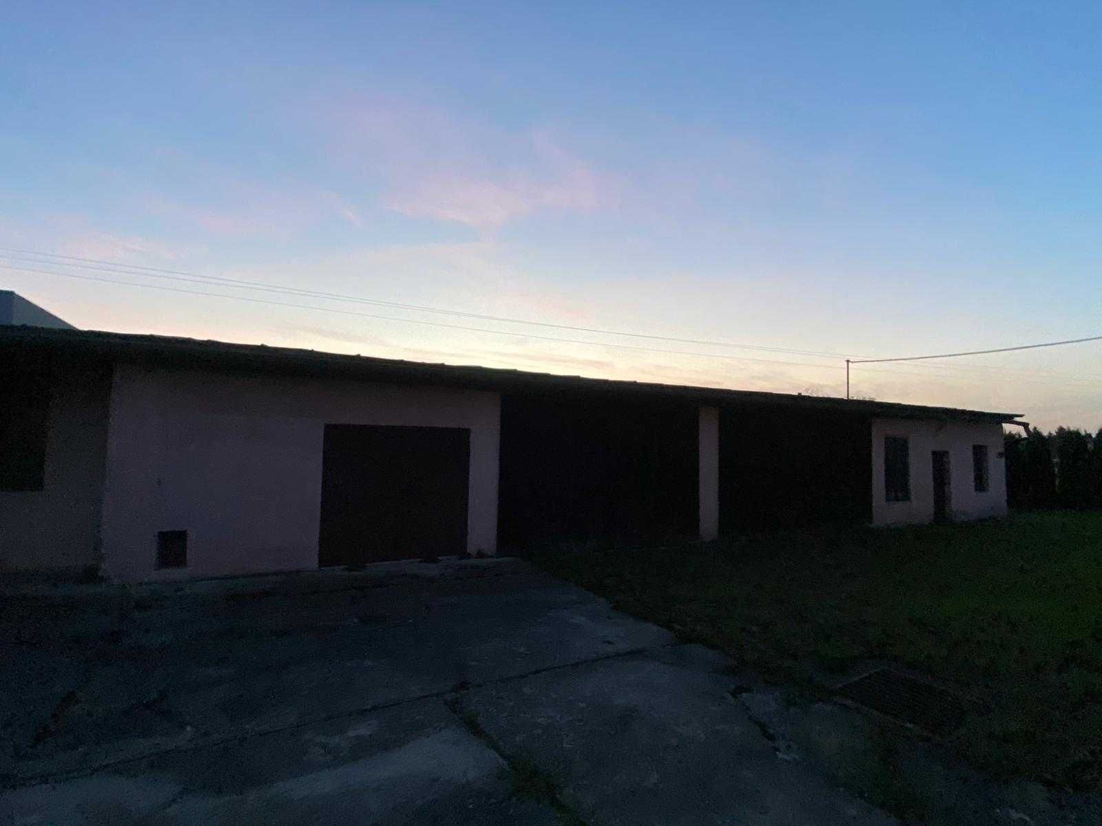 Duży Dom z Garażami i Potencjałem na Własny Biznes Dobra Lokalizacja !
