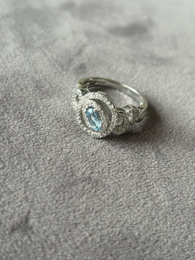 Серебряное кольцо с топазом