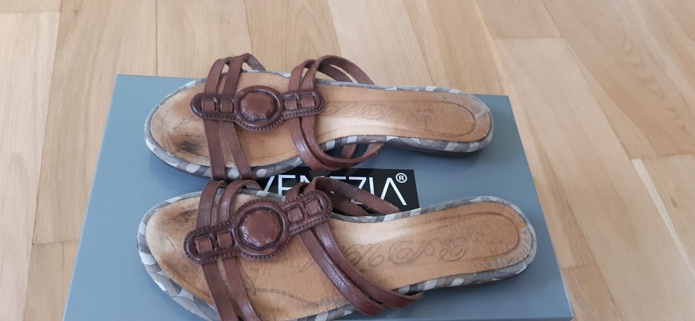 Klapki skórzane Badura 36