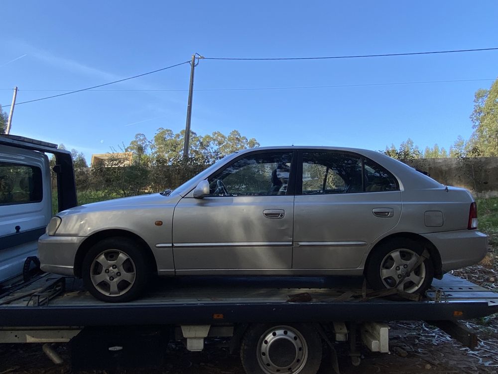 Hyundai Accent para peças