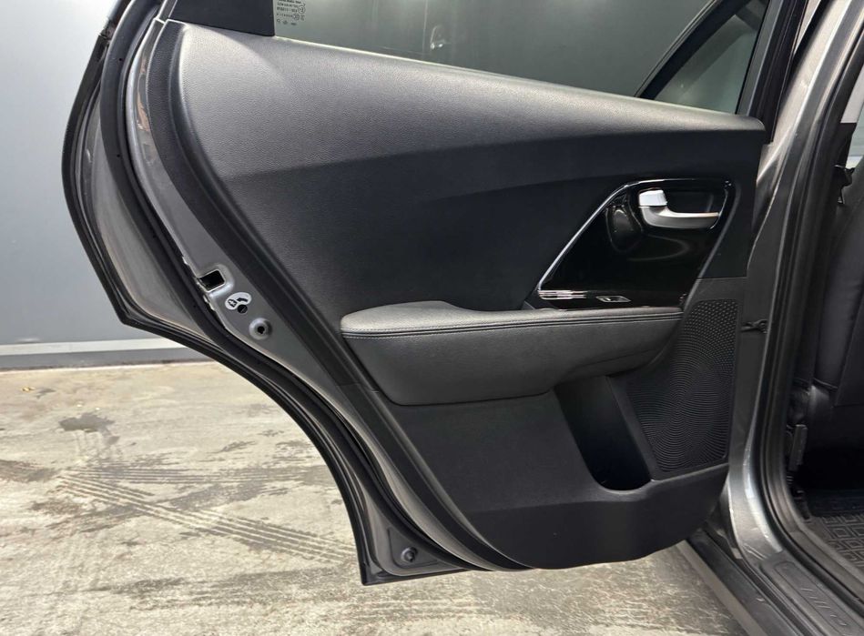 Продам гібридну Kia Niro 2017, 1.6 (HEV)