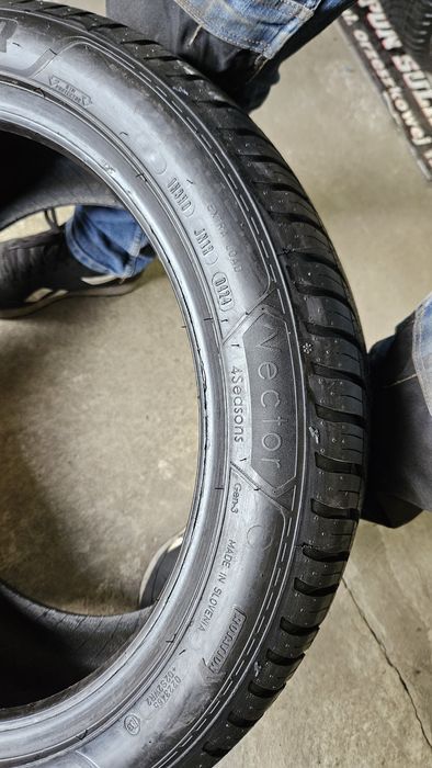 opony używane 235/45R18 Goodyear vector 4season Gen-3