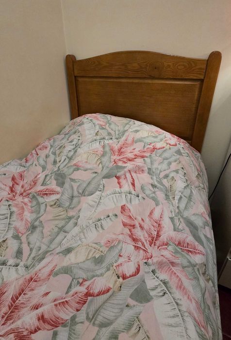 Cama solteiro c/ 2 gavetas para arrumação
