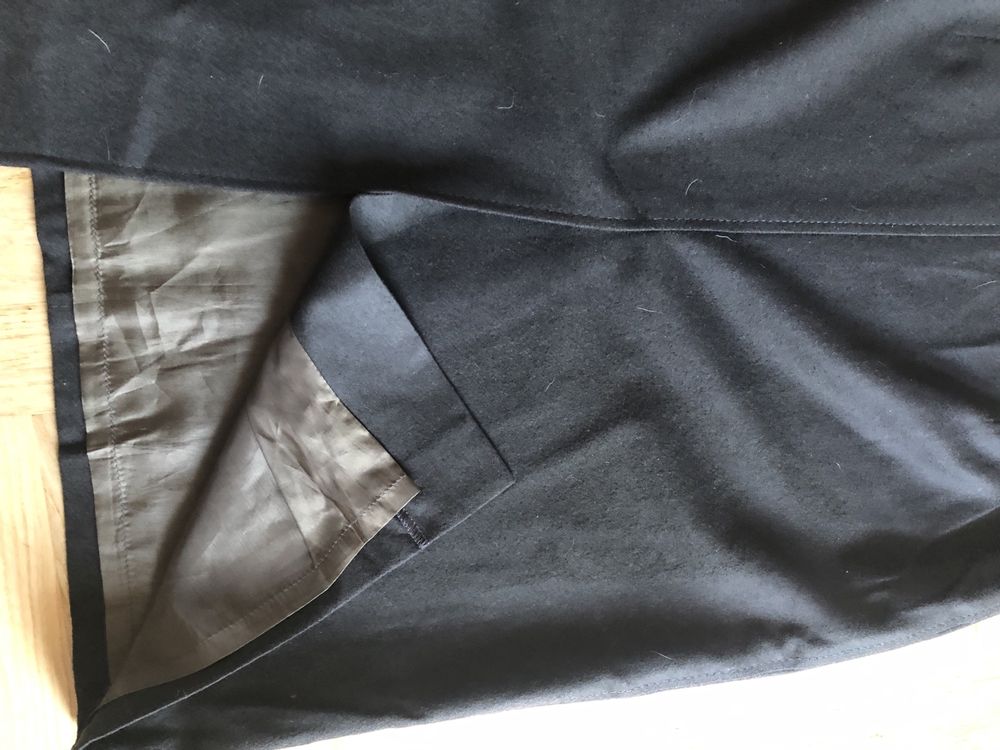 Ołówkowa czarna spódnica wełniana DENI CLER