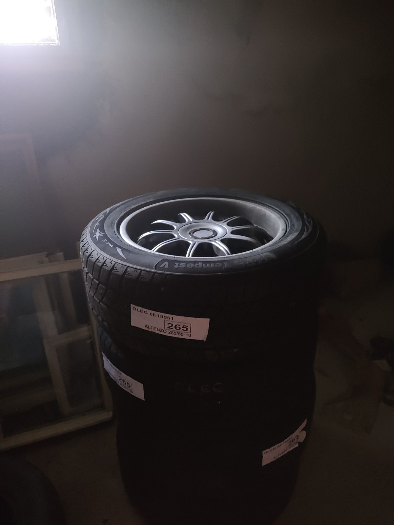 Колеса почті нові 255/55R18